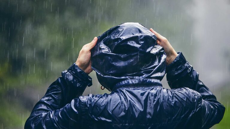 Hur skyddar man sig mot regn?